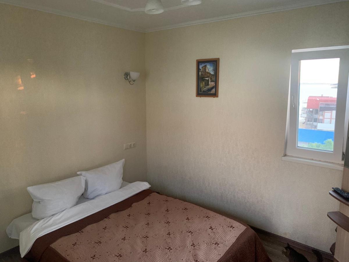 Guest House Dacha Nova Dofinivka Exterior photo